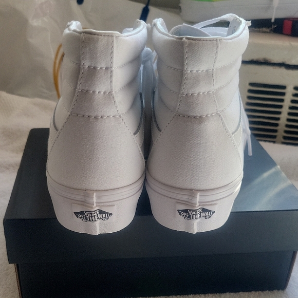 Vans Unisex High-Top Sneakers - Classic White Men Sz7 Women 8.5 - Picture 2 of 7